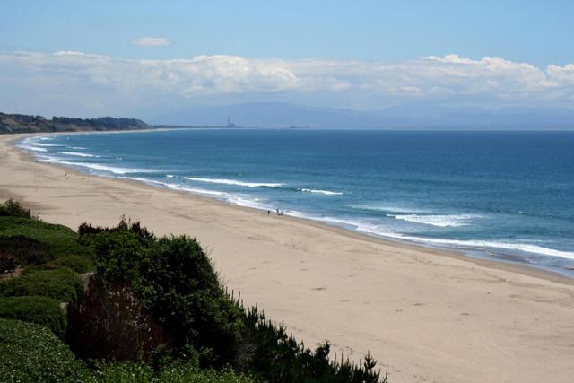 1079 Sumner Avenue, Aptos CA: https://media.crmls.org/mediaz/22631165-9abe-4b82-8a0a-20d567fd2265.jpg
