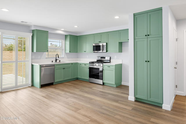 350 Campbell Way, Oxnard CA: https://media.crmls.org/mediaz/226375d6-1133-4ecd-9a3d-1ca7dad9b2d7.jpg