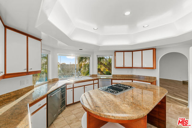32215 Pacific Coast Highway, Malibu CA: https://media.crmls.org/mediaz/22649ea6-3483-48f6-bebd-772addb25ebf.jpg