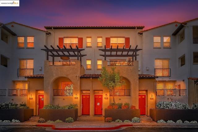 4153 Clarinbridge Cir, Dublin CA: https://media.crmls.org/mediaz/226562e2-8405-4eaf-b401-0567ac554ce7.jpg