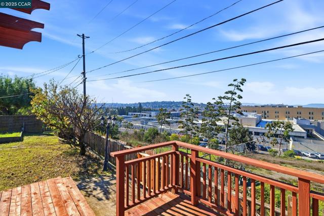 931 N Camino Alto Drive, Vallejo CA: https://media.crmls.org/mediaz/2265be67-cd0f-4653-a804-32181ff7b596.jpg