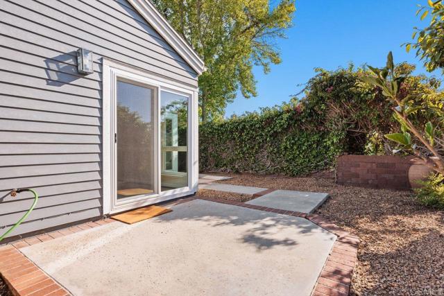 814 Okra Court, Carlsbad CA: https://media.crmls.org/mediaz/2265ece4-1273-44fd-ac84-fe58d5fd91b8.jpg