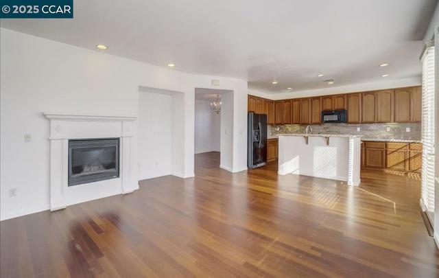 5660 Vista Drive, Richmond CA: https://media.crmls.org/mediaz/2266207c-5498-4812-88ec-a7fae84d366e.jpg