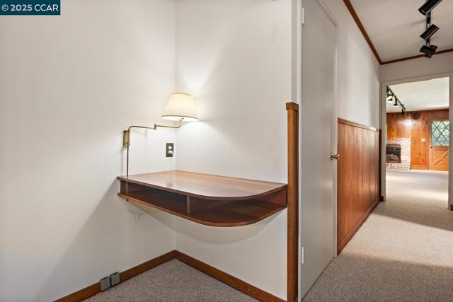37 La Madronal, Orinda CA: https://media.crmls.org/mediaz/2266c2c2-cbfa-4371-9a5a-6d824673d060.jpg