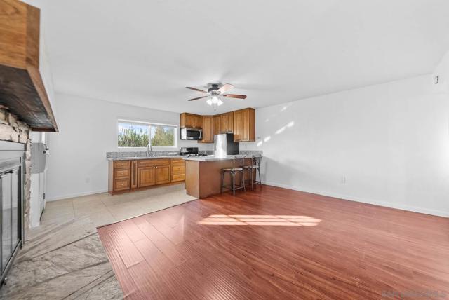 2297 1/2 Orchard Ave, El Cajon CA: https://media.crmls.org/mediaz/2266e2ea-dbcd-4cf0-8ff7-4491537bb330.jpg