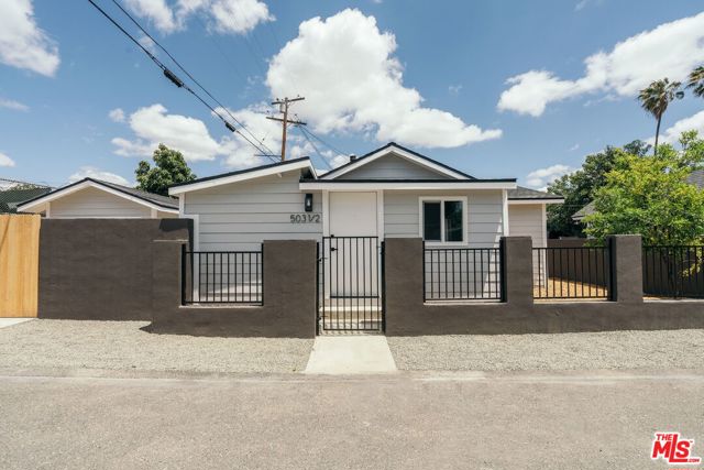 503 E Truslow Avenue, Fullerton CA: https://media.crmls.org/mediaz/2267ec87-f770-4f49-9e86-c35a8dd261d5.jpg
