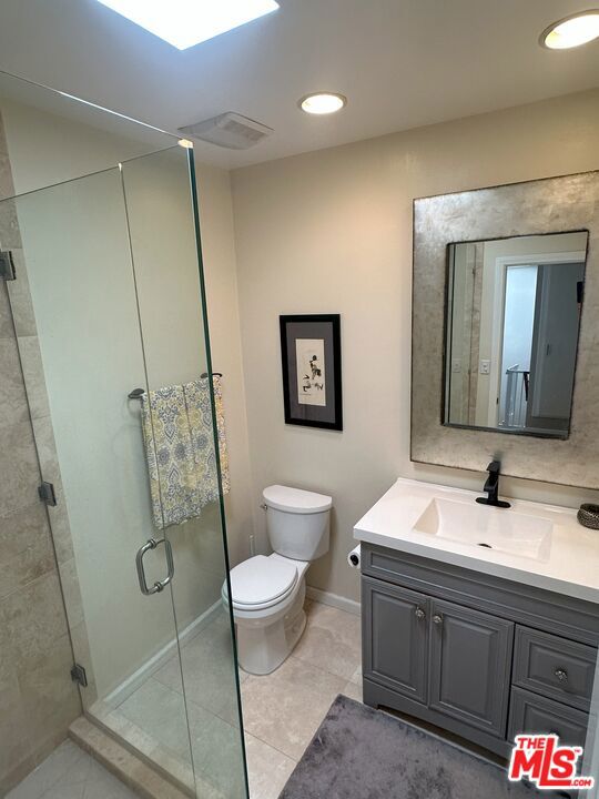 11662 Iowa Avenue, Los Angeles CA: https://media.crmls.org/mediaz/226818e8-e82c-4613-b467-a00c5bdc9495.jpg