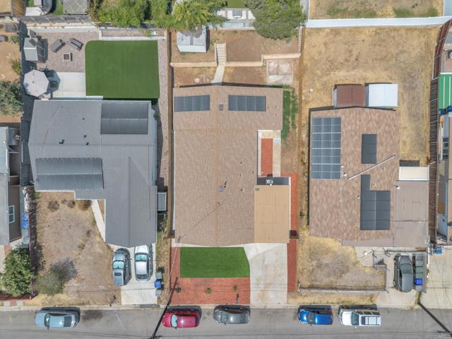 9850 Arapaho St, Spring Valley CA: https://media.crmls.org/mediaz/22681b77-11f7-4e1d-bf5a-ac429e5619fc.jpg