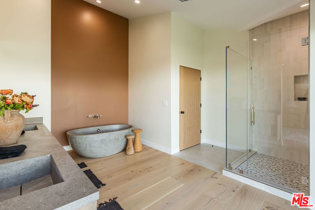 5259 Lewis Road, Agoura Hills CA: https://media.crmls.org/mediaz/22685ff4-195c-49fa-b43b-f24ce28dd4aa.jpg