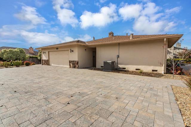 690 Ridgemark Drive, Hollister CA: https://media.crmls.org/mediaz/22687f6b-bfc1-45ec-9eb5-f77ceea60369.jpg
