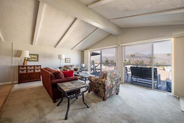 Detail Gallery Image 7 of 35 For 4650 Dulin #111,  Fallbrook,  CA 92028 - 2 Beds | 2 Baths