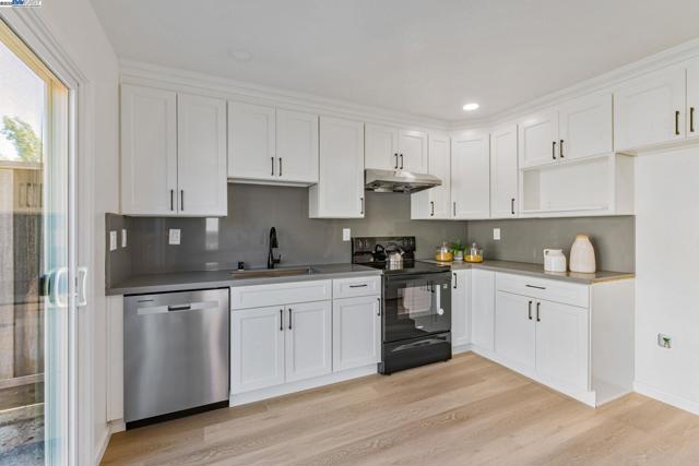 3856 Jacana Lake Ct, Fremont CA: https://media.crmls.org/mediaz/22692f1c-1ad5-4965-900d-8bb69ecc94b1.jpg