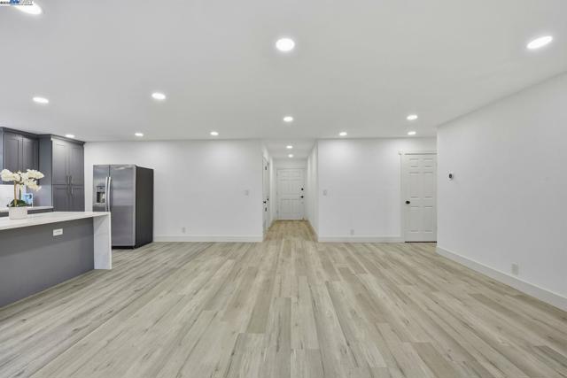 3312 San Marco Ct, Union City CA: https://media.crmls.org/mediaz/22694a88-d8a1-48de-822b-dbb55a741ffd.jpg