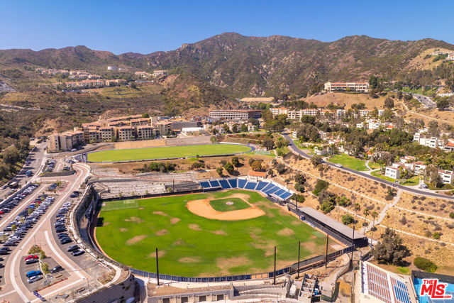 Drew Fenton | 3636 Malibu Country Drive Malibu CA | MLS: 7494351 Drew Fenton | 3636 Malibu Country Drive Malibu CA | MLS: 7494351