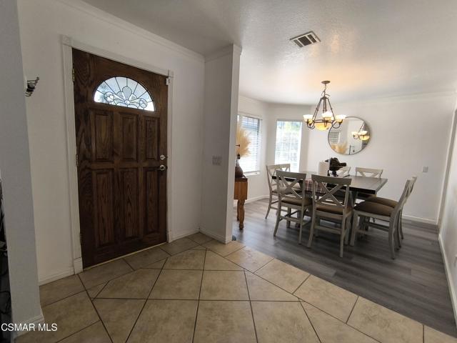 2331 Welcome Court, Simi Valley CA: https://media.crmls.org/mediaz/226a739b-a7ab-4955-bb37-2669dce14415.jpg