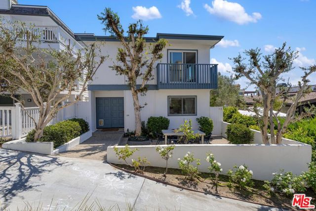 224 18th Street, Manhattan Beach, California 90266, 6 Bedrooms Bedrooms, ,4 BathroomsBathrooms,Residential,Sold,18th,24437787