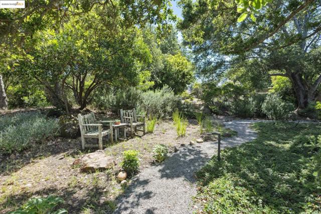 12688 Brookpark Road, Oakland CA: https://media.crmls.org/mediaz/226c95e4-2735-4ba9-884c-63d744798c90.jpg