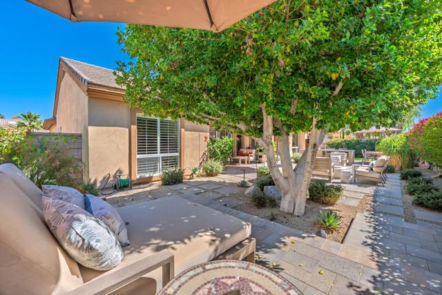 36531 Tallowood Drive, Palm Desert CA: https://media.crmls.org/mediaz/226d5bfc-4806-47d6-85b4-6d3e304df5b1.jpg