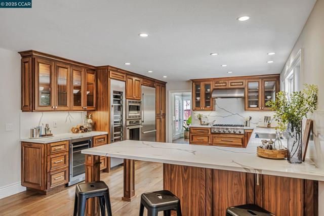 732 Graham Ct, Danville CA: https://media.crmls.org/mediaz/226dd11e-cb58-4535-8b3e-0b3e720412bf.jpg