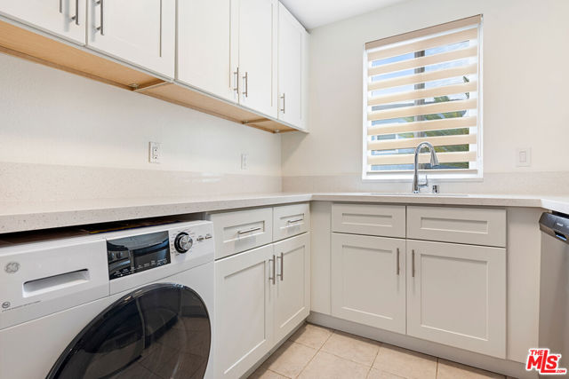 2638 S Barrington Avenue, Los Angeles CA: https://media.crmls.org/mediaz/226e6842-4d6a-4b8a-8814-744ce0848506.jpg