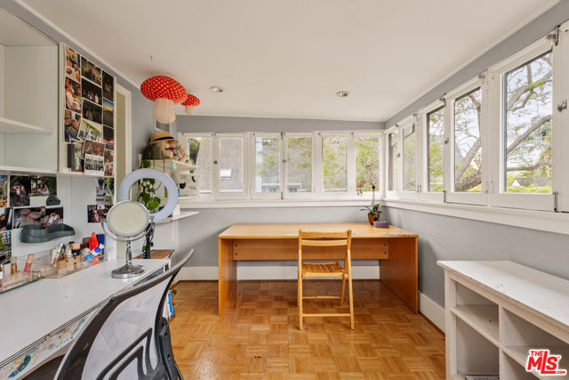 847 S Longwood Avenue, Los Angeles CA: https://media.crmls.org/mediaz/226ee50e-4906-471e-82ad-1c3f8060e921.jpg