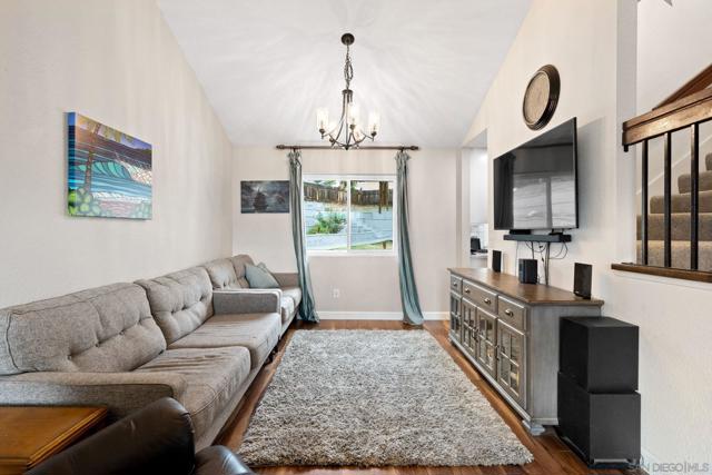 10424 Nubbin Ct, Santee CA: https://media.crmls.org/mediaz/226eeb98-cf72-466e-93d0-3da27d8cfb7c.jpg