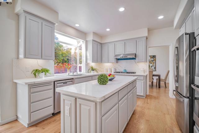 744 Bodega Ct, Fremont CA: https://media.crmls.org/mediaz/226f1a3f-c276-47a8-960a-b940cdc6f94b.jpg
