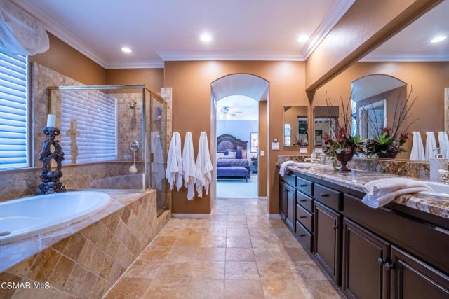 18 Master Bathroom