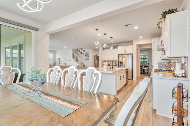 172 Vienna Way, Hollister CA: https://media.crmls.org/mediaz/226fbf96-599f-457d-b2d4-f29b2a80cc44.jpg