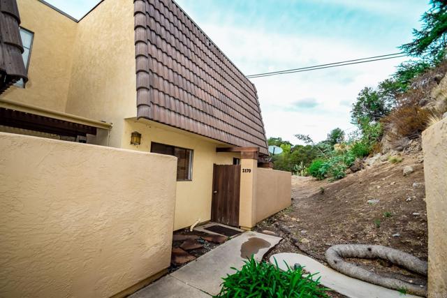 2170 Alpine Glen Pl., Alpine CA: https://media.crmls.org/mediaz/2270356e-2e01-432d-811b-f455ca6f3fa6.jpg