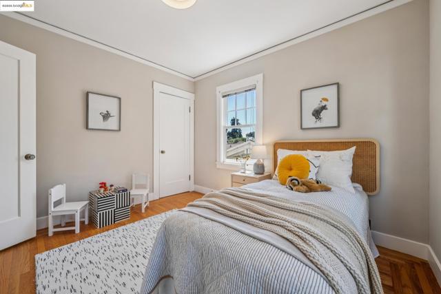 749 Mckinley Ave, Oakland CA: https://media.crmls.org/mediaz/22703dcd-d829-47b8-bb67-bcdc1dbd8132.jpg