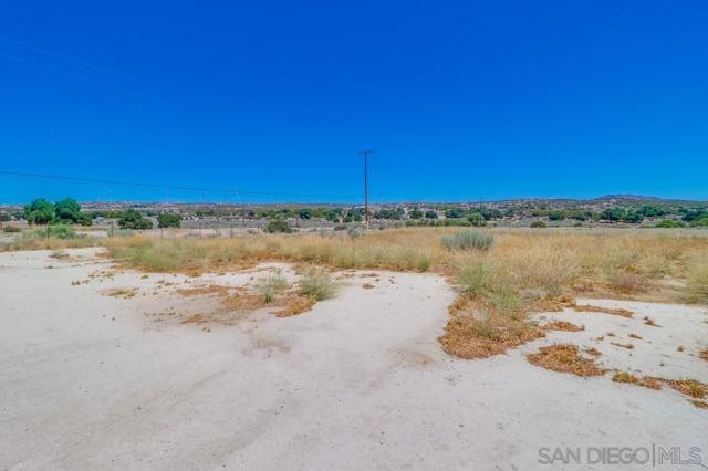 2920 Ribbonwood Rd, Boulevard CA: https://media.crmls.org/mediaz/22707784-955e-42b6-8ff4-f2254ded2ccf.jpg