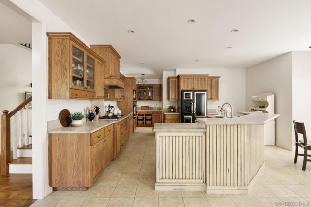 Image 11 of 61 For 4860 Avocado Blvd