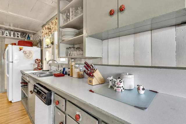 25585 Alderwood St Street, Idyllwild CA: https://media.crmls.org/mediaz/2272cdcb-999f-4e2e-895c-44db04d66568.jpg