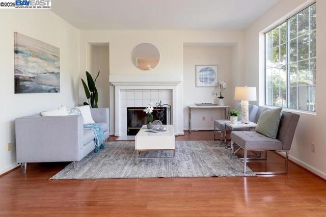Image 9 of 46 For 220 Bridgehead Ln