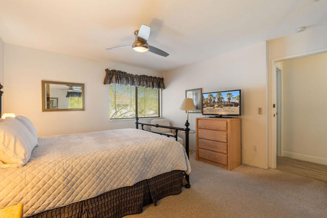 6000 Montecito Drive, Palm Springs CA: https://media.crmls.org/mediaz/2273c15c-b91b-4189-9c2c-5b575c0e7d74.jpg