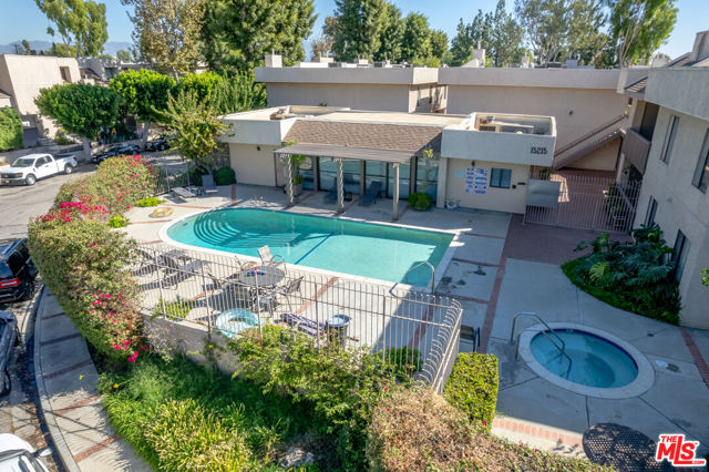 15167 Magnolia Boulevard, E photo 32