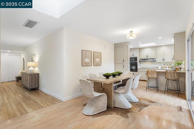 2326 Bramble Ct, Castro Valley CA: https://media.crmls.org/mediaz/2274e9cf-8ee0-4bac-bfda-baf41046bfb2.jpg