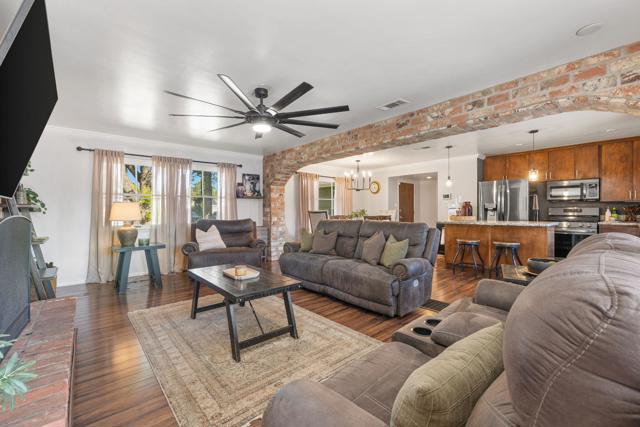 3774 Maywood Court, San Bernardino CA: https://media.crmls.org/mediaz/2274f077-b775-45e1-9346-c01ed3376c3b.jpg