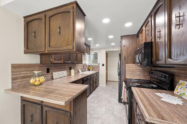 Detail Gallery Image 21 of 43 For 3812 Armstrong St, San Diego,  CA 92111 - 3 Beds | 2 Baths