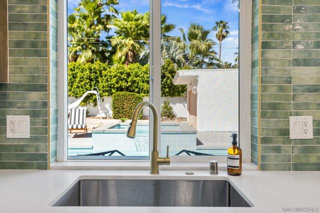 252 E Ocotillo Ave., Palm Springs CA: https://media.crmls.org/mediaz/2275afd9-a2ab-466b-b0ce-a8c35edd4972.jpg
