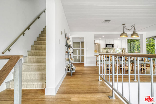 657 Mildred Avenue, Venice CA: https://media.crmls.org/mediaz/2275f52b-848b-48a8-894a-0dde23f96e2e.jpg