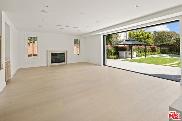 306 S Anita Avenue, Los Angeles CA: https://media.crmls.org/mediaz/22767821-7fee-4a35-a9bb-9fd4413eb3e1.jpg