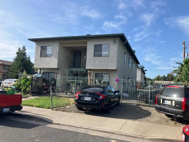2125 Oakmont Way, West Sacramento CA: https://media.crmls.org/mediaz/22768b2d-a248-4bb4-ba42-38e91aeae7c5.jpg