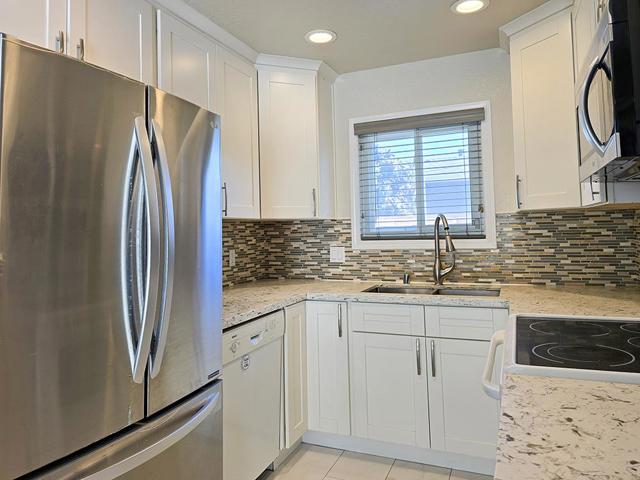 Image 13 of 40 For 1582 Fall Avenue