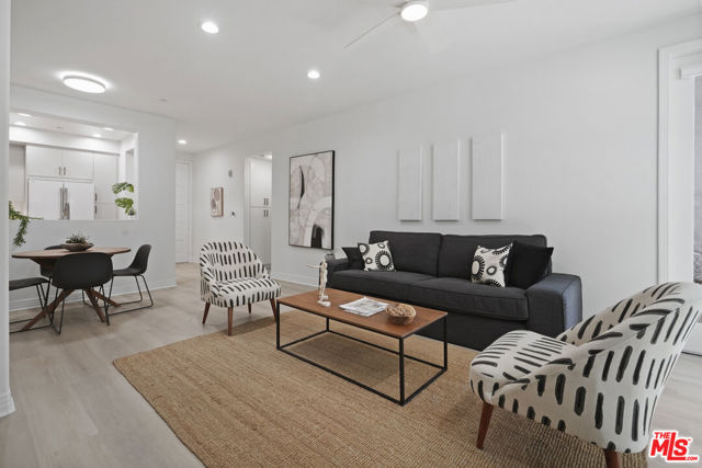 7100 Playa Vista Drive, Playa Vista CA: https://media.crmls.org/mediaz/2277b487-4b99-4215-b810-4a4ffbb7b650.jpg