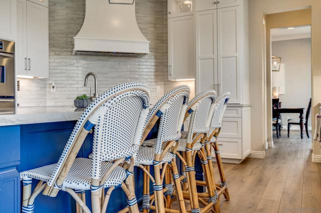 571 Lynwood Dr, Encinitas CA: https://media.crmls.org/mediaz/22780321-42aa-4847-ae5b-be0f3ae69da0.jpg