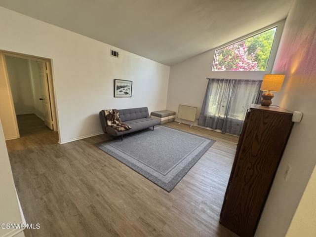 4593 Lubbock Drive, Simi Valley CA: https://media.crmls.org/mediaz/22781bc7-835b-46d1-a06c-df397f218f33.jpg