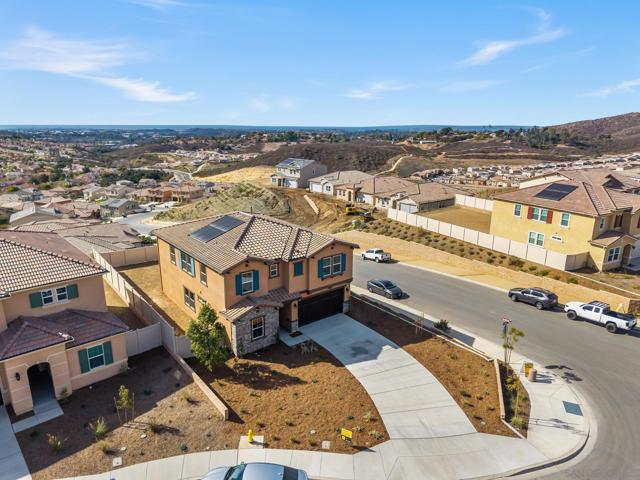 951 Visalia Pl, San Marcos CA: https://media.crmls.org/mediaz/22789a2f-00c9-4871-8c7b-e7d2630b0f6c.jpg