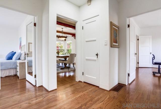4550 Norma Dr., San Diego CA: https://media.crmls.org/mediaz/2278ed18-8960-43cf-b2f2-e76fe5ac1660.jpg